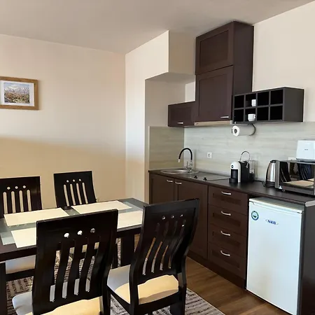 Royal Towers Lift View Apartment *