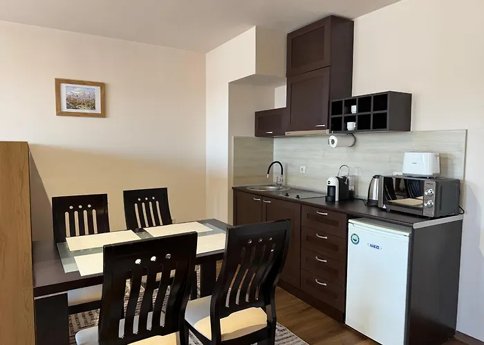 Royal Towers Lift View Apartment *