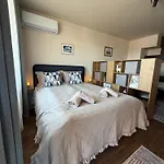 Royal Towers Lift View Апартаменты *