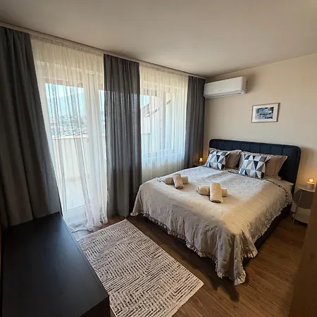 Apartman Royal Towers Lift View