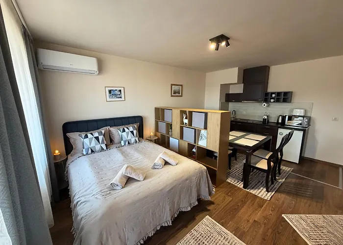 Royal Towers Lift View Апартаменты