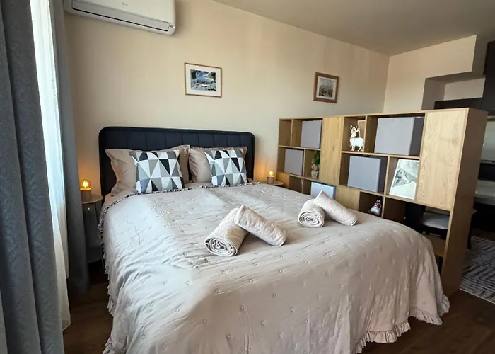 Royal Towers Lift View Апартаменты *