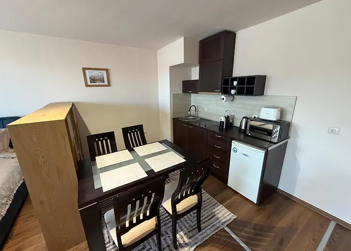 Royal Towers Lift View Banszko